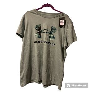 NWT- Women’s Under Armour tshirt